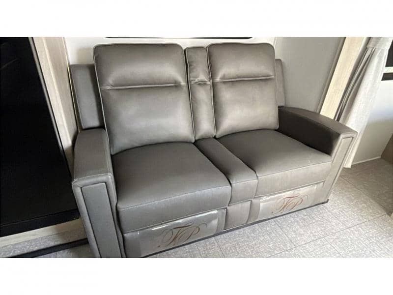 2025 Grand Design 2025 Grand Design Imagine XLS - thumbnail 19