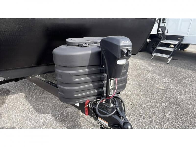 2025 Grand Design 2025 Grand Design Imagine XLS - thumbnail 3