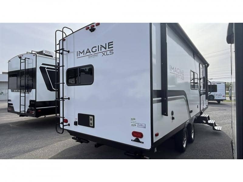 2025 Grand Design 2025 Grand Design Imagine XLS - thumbnail 4