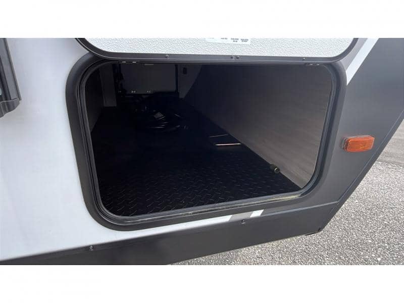 2025 Grand Design 2025 Grand Design Imagine XLS - thumbnail 9