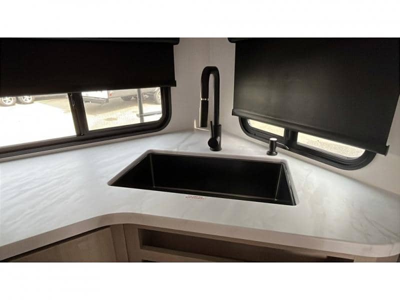 2025 Grand Design 2025 Grand Design Imagine XLS - thumbnail 14