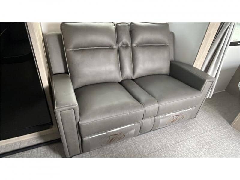 2025 Grand Design 2025 Grand Design Imagine XLS - thumbnail 18