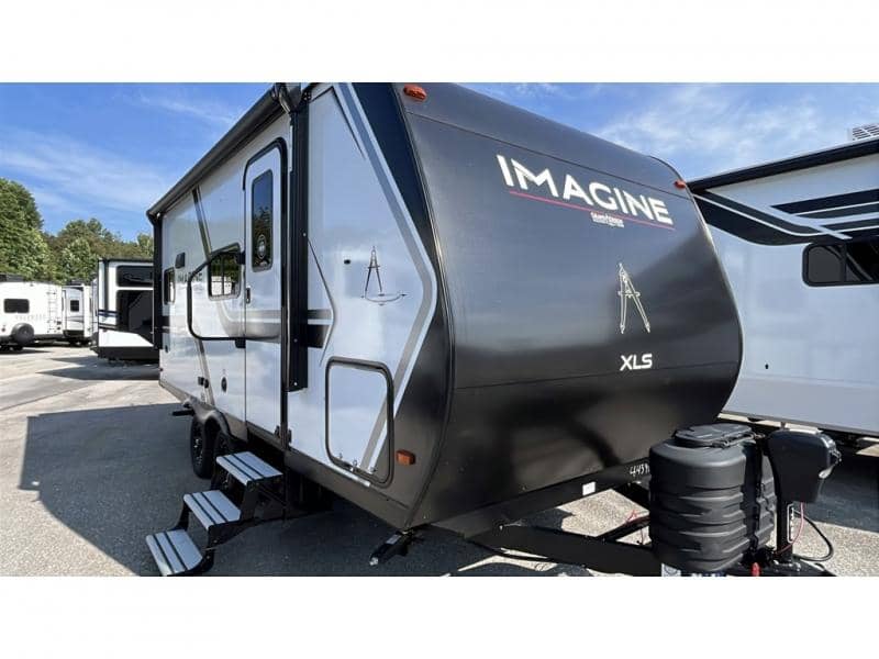 2026 Grand Design 2026 Grand Design Imagine XLS - thumbnail 1