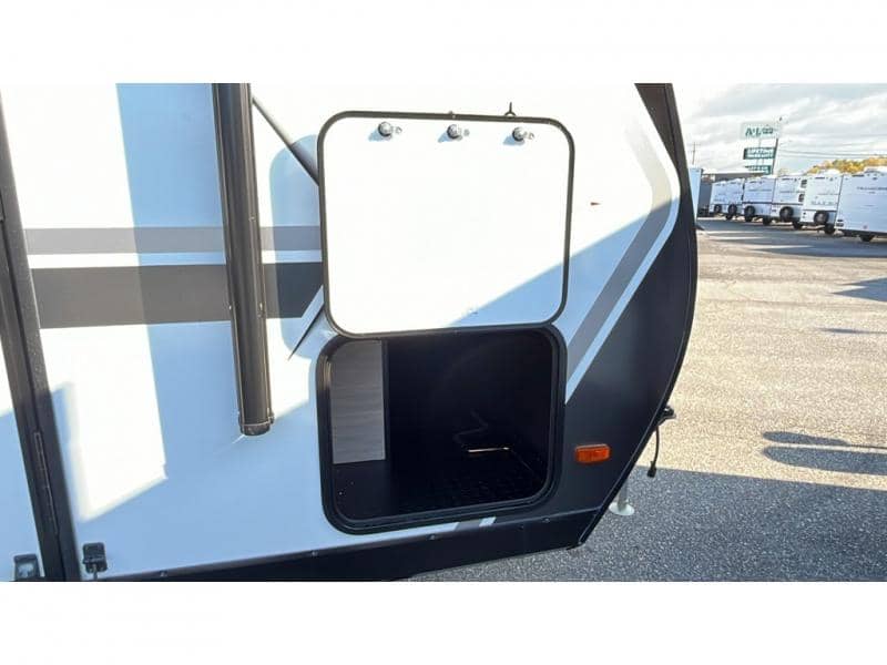 2026 Grand Design 2026 Grand Design Imagine XLS - thumbnail 8