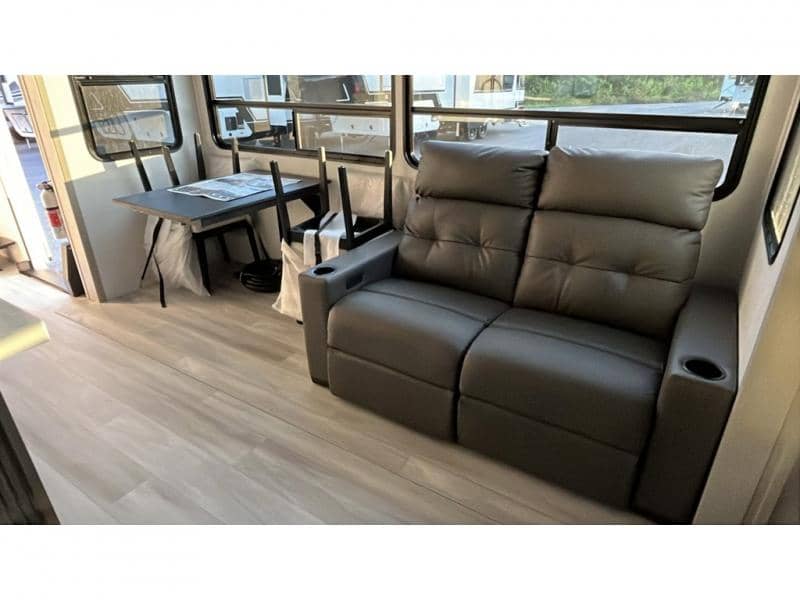 2026 Grand Design 2026 Grand Design Influence - thumbnail 14