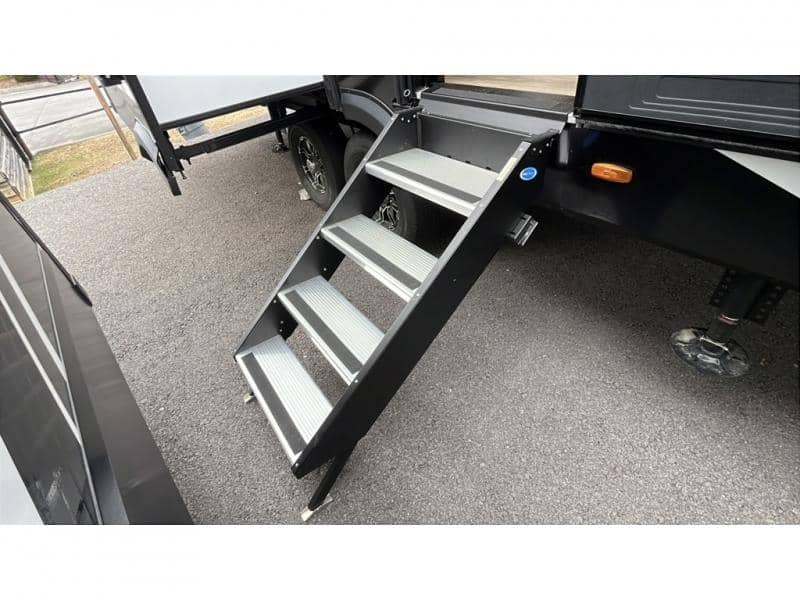 2026 Grand Design 2026 Grand Design Reflection - thumbnail 8