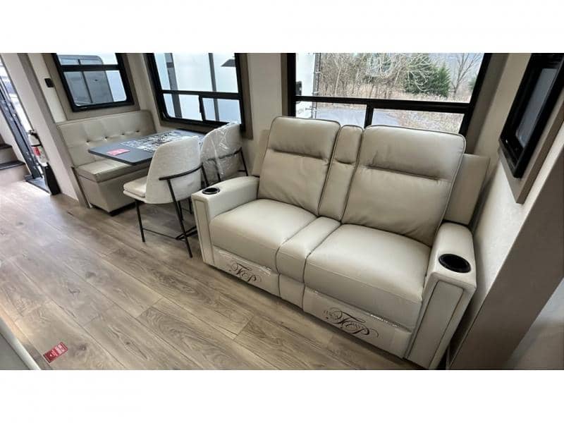 2026 Grand Design 2026 Grand Design Reflection - thumbnail 11