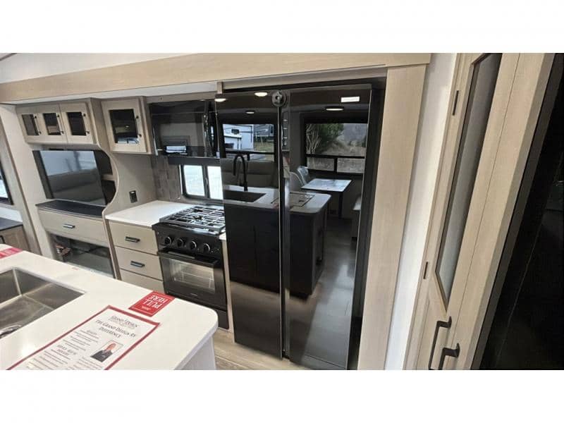 2026 Grand Design 2026 Grand Design Reflection - thumbnail 14