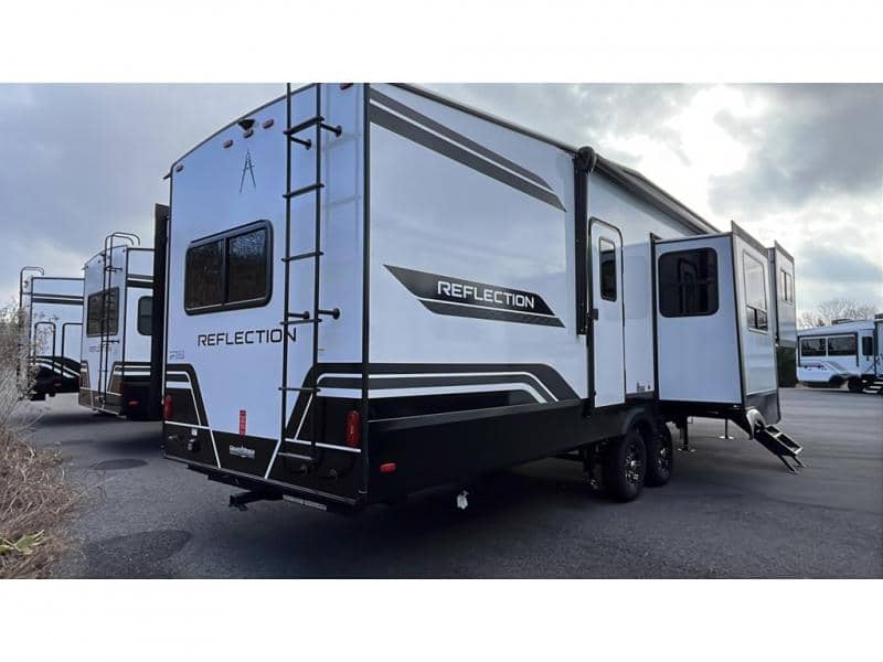 2026 Grand Design 2026 Grand Design Reflection - thumbnail 3