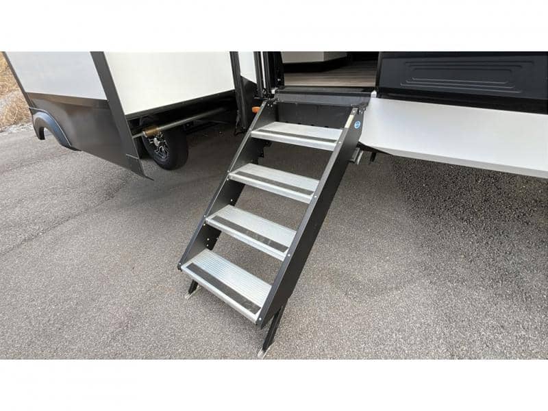 2026 Grand Design 2026 Grand Design Reflection - thumbnail 9