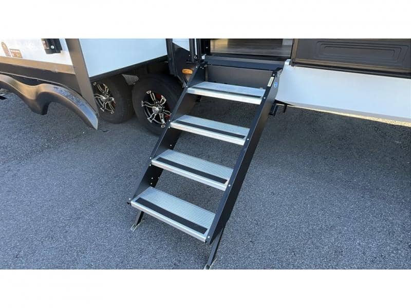 2026 Grand Design 2026 Grand Design Reflection - thumbnail 7