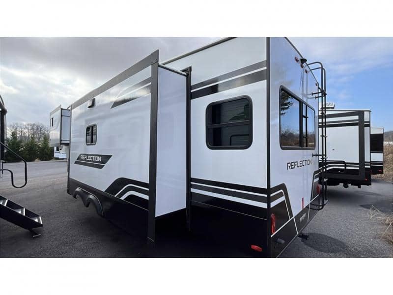 2026 Grand Design 2026 Grand Design Reflection - thumbnail 4