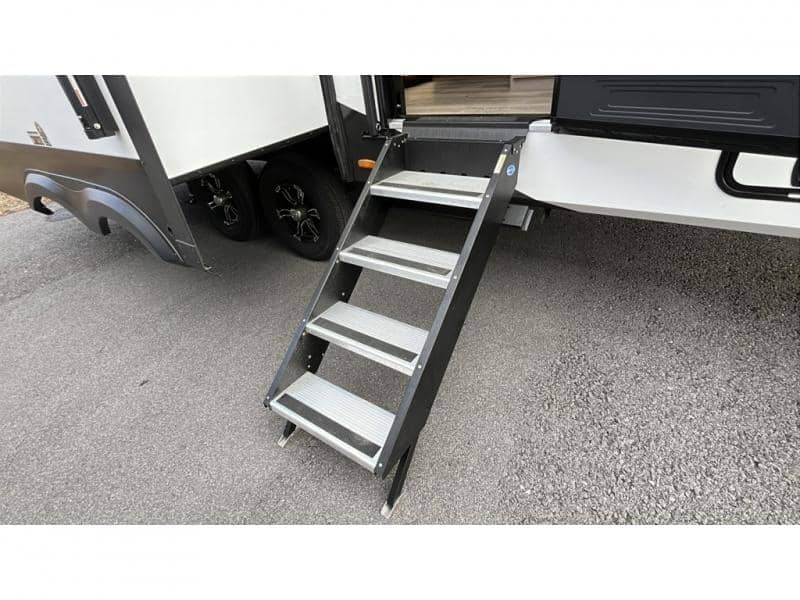 2026 Grand Design 2026 Grand Design Reflection - thumbnail 9