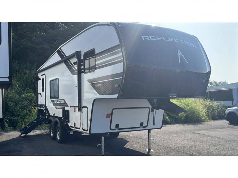 2026 Grand Design 2026 Grand Design Reflection 100 Series - thumbnail 3