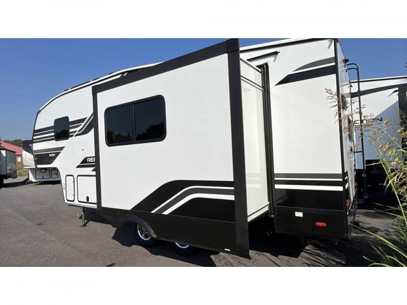 2026 Grand Design 2026 Grand Design Reflection 100 Series - thumbnail 5