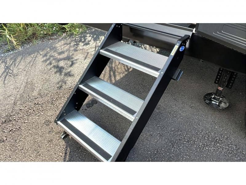 2026 Grand Design 2026 Grand Design Reflection 100 Series - thumbnail 10