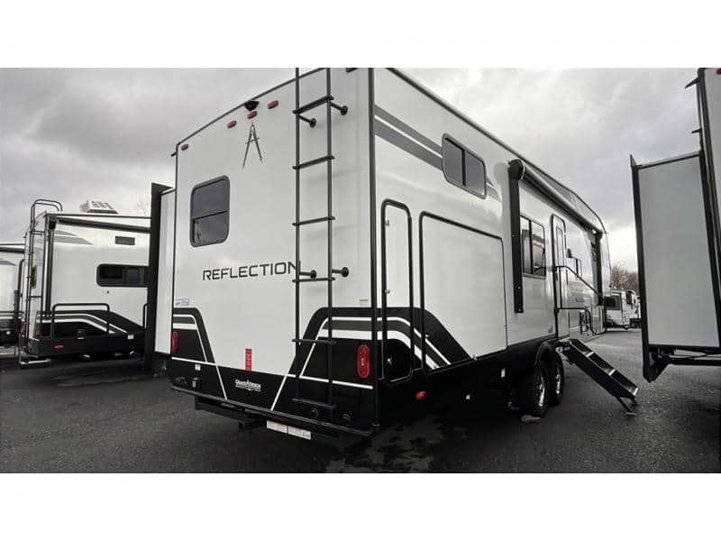 2026 Grand Design 2026 Grand Design Reflection 100 Series - thumbnail 3