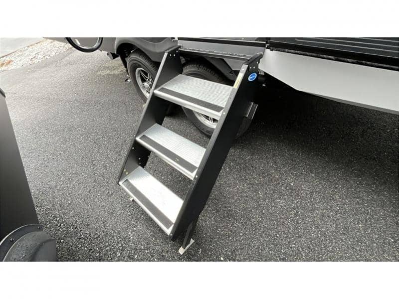 2026 Grand Design 2026 Grand Design Reflection 100 Series - thumbnail 8