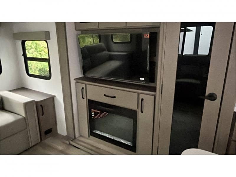 2026 Grand Design 2026 Grand Design Reflection 150 Series - thumbnail 12