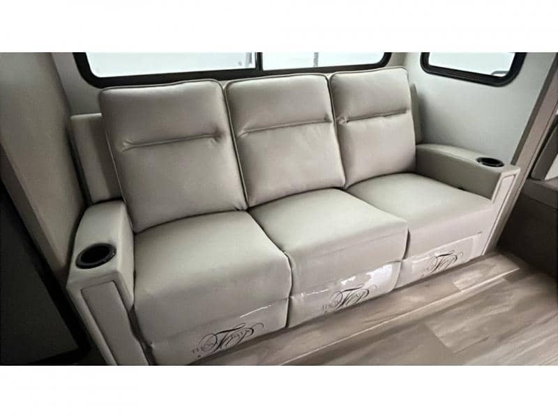 2026 Grand Design 2026 Grand Design Reflection 150 Series - thumbnail 16