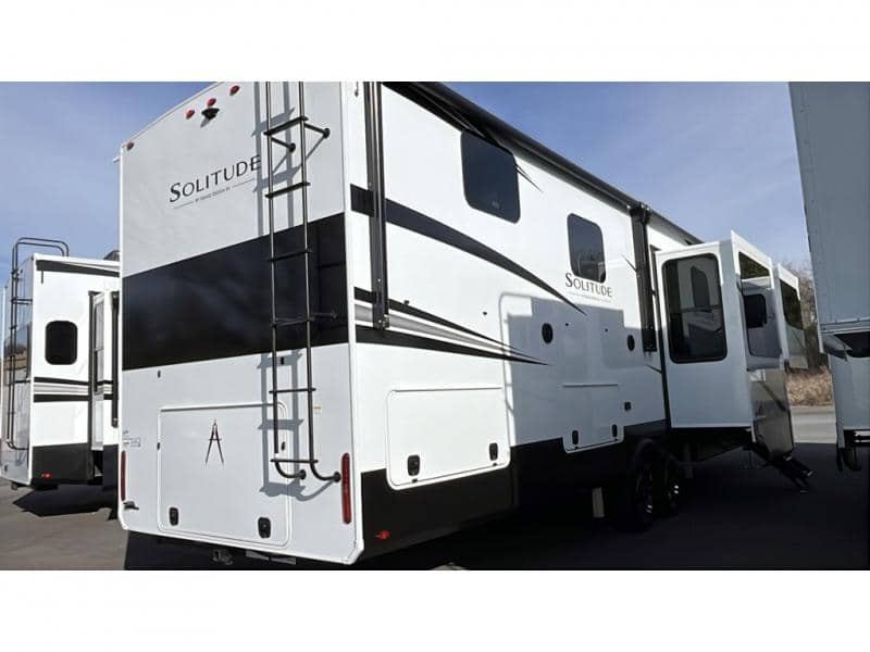 2025 Grand Design 2025 Grand Design Solitude - thumbnail 5