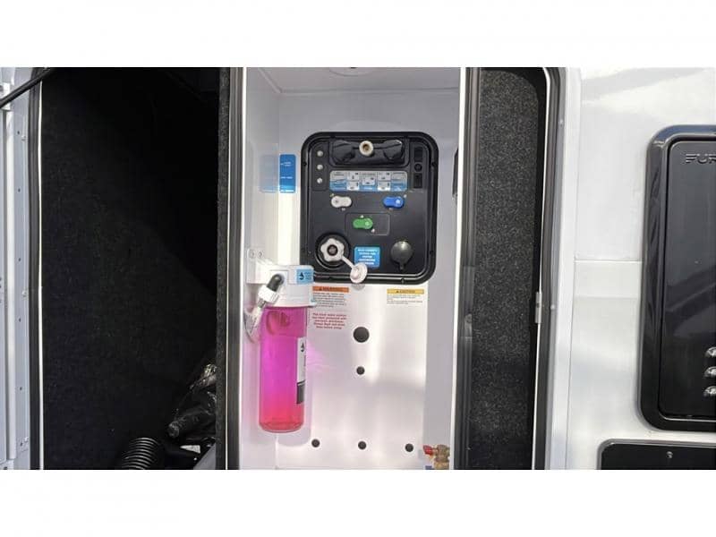 2025 Grand Design 2025 Grand Design Solitude - thumbnail 9