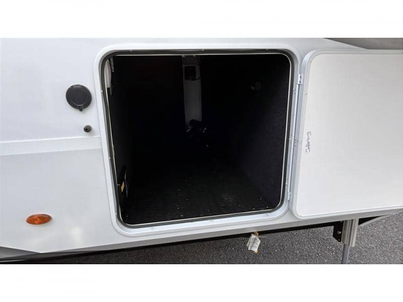 2025 Grand Design 2025 Grand Design Solitude - thumbnail 10