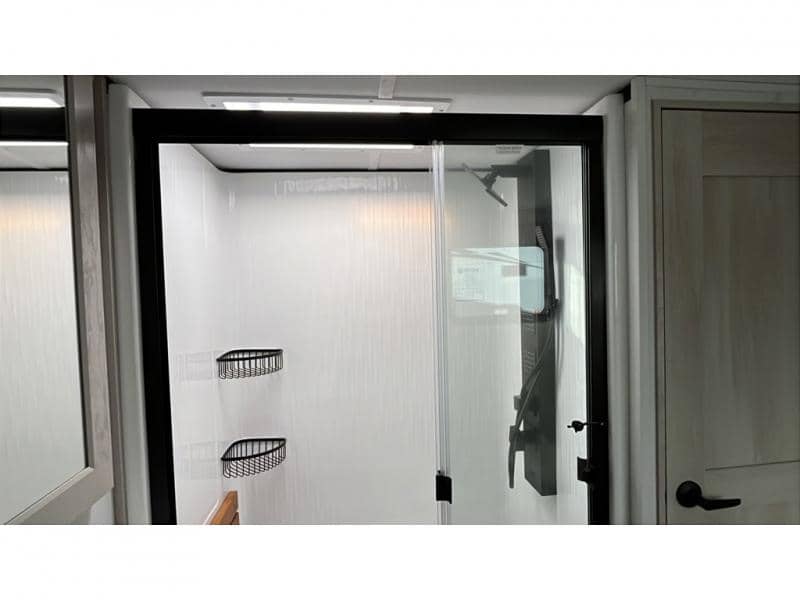 2025 Grand Design 2025 Grand Design Solitude - thumbnail 18