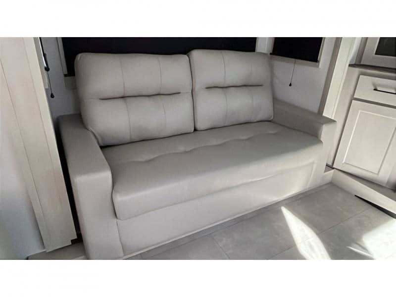 2025 Grand Design 2025 Grand Design Solitude - thumbnail 28