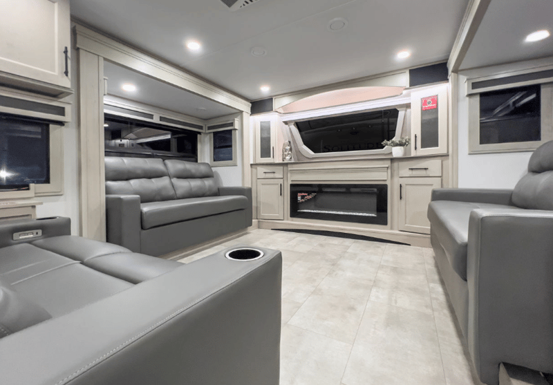 2025 Grand Design 2025 Grand Design Solitude - thumbnail 34