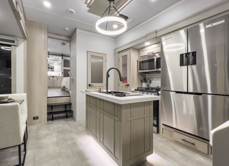 2025 Grand Design 2025 Grand Design Solitude - thumbnail 35