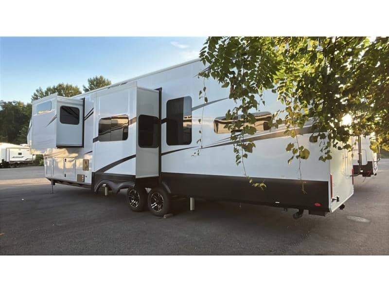 2026 Grand Design 2026 Grand Design Solitude - thumbnail 6