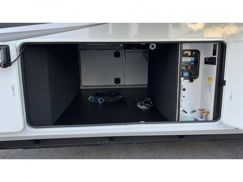 2026 Grand Design 2026 Grand Design Solitude - thumbnail 8