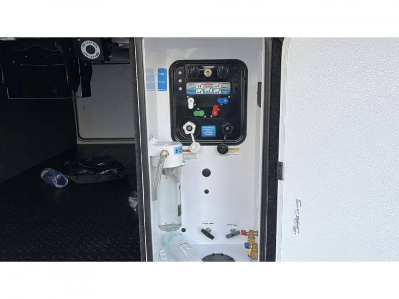 2026 Grand Design 2026 Grand Design Solitude - thumbnail 9