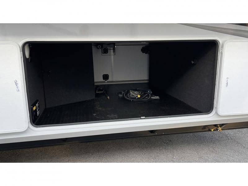 2026 Grand Design 2026 Grand Design Solitude - thumbnail 10