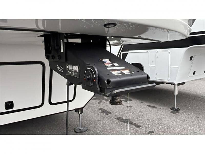 2025 Keystone RV 2025 Keystone RV Montana - thumbnail 3