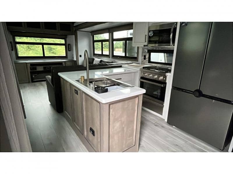 2025 Keystone RV 2025 Keystone RV Montana - thumbnail 12