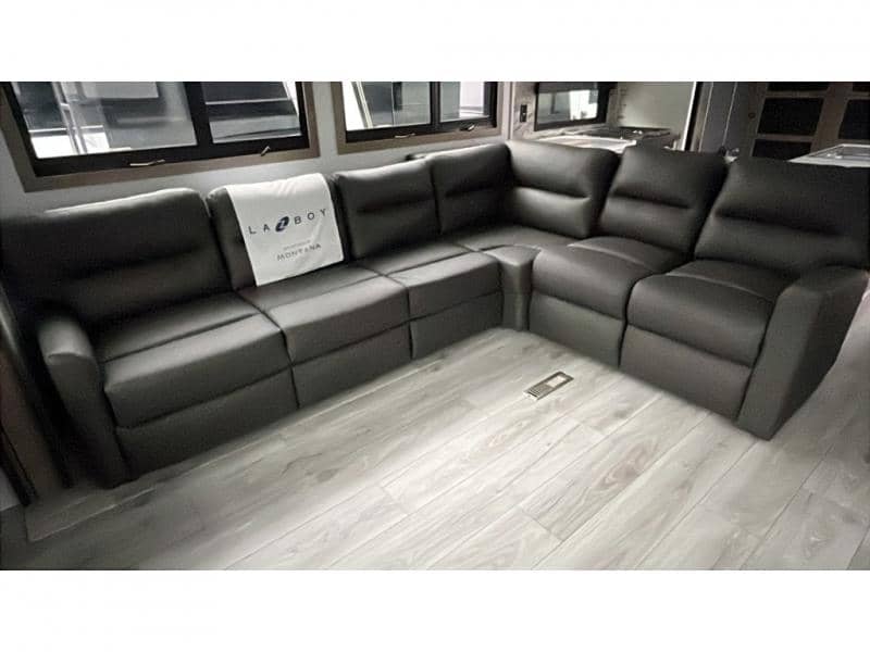 2025 Keystone RV 2025 Keystone RV Montana - thumbnail 15