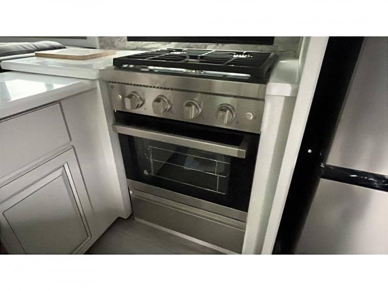 2025 Keystone RV 2025 Keystone RV Montana - thumbnail 16