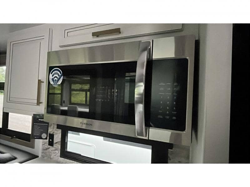 2025 Keystone RV 2025 Keystone RV Montana - thumbnail 17