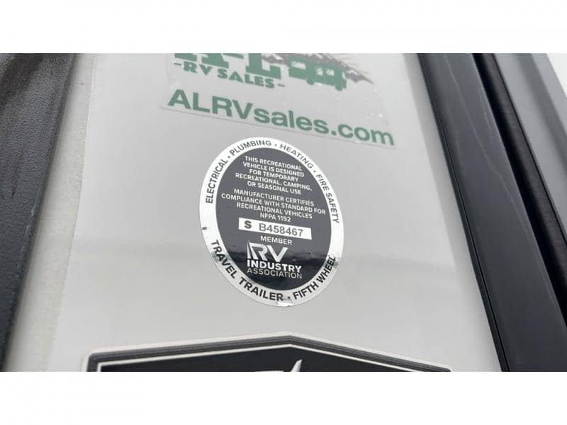 2025 Keystone RV 2025 Keystone RV Montana - thumbnail 24