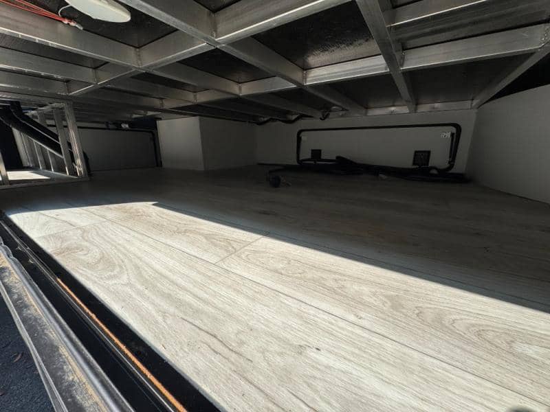 2024 Keystone RV 2024 Keystone RV Montana - thumbnail 7