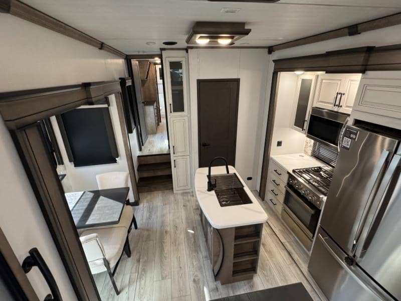 2024 Keystone RV 2024 Keystone RV Montana - thumbnail 14