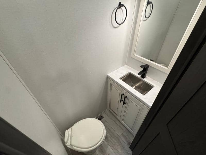 2024 Keystone RV 2024 Keystone RV Montana - thumbnail 18