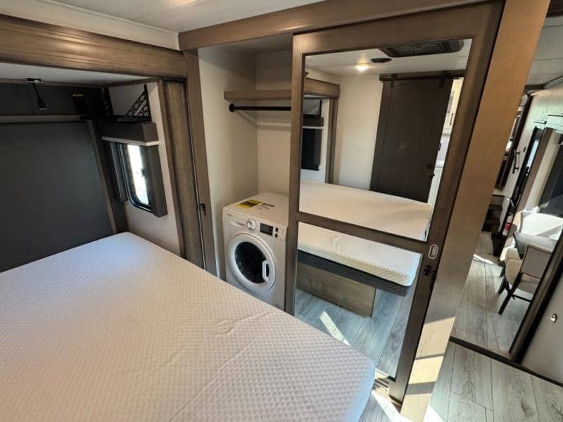 2024 Keystone RV 2024 Keystone RV Montana - thumbnail 22