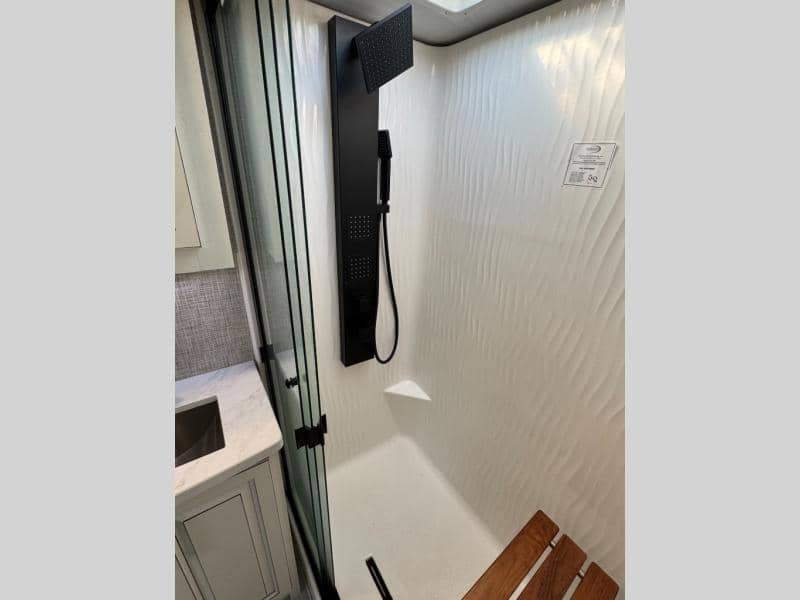 2024 Keystone RV 2024 Keystone RV Montana - thumbnail 26