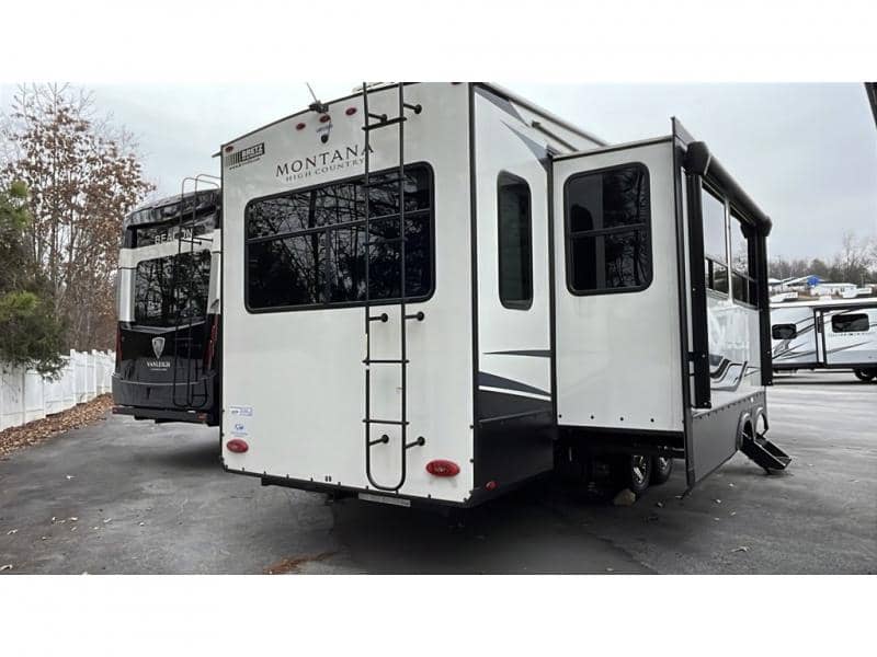 2024 Keystone RV 2024 Keystone RV Montana High Country - thumbnail 4
