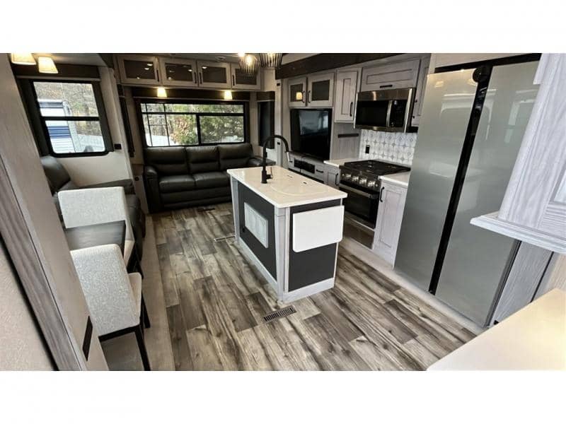 2024 Keystone RV 2024 Keystone RV Montana High Country - thumbnail 11