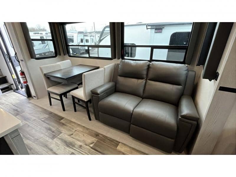 2024 Keystone RV 2024 Keystone RV Montana High Country - thumbnail 14