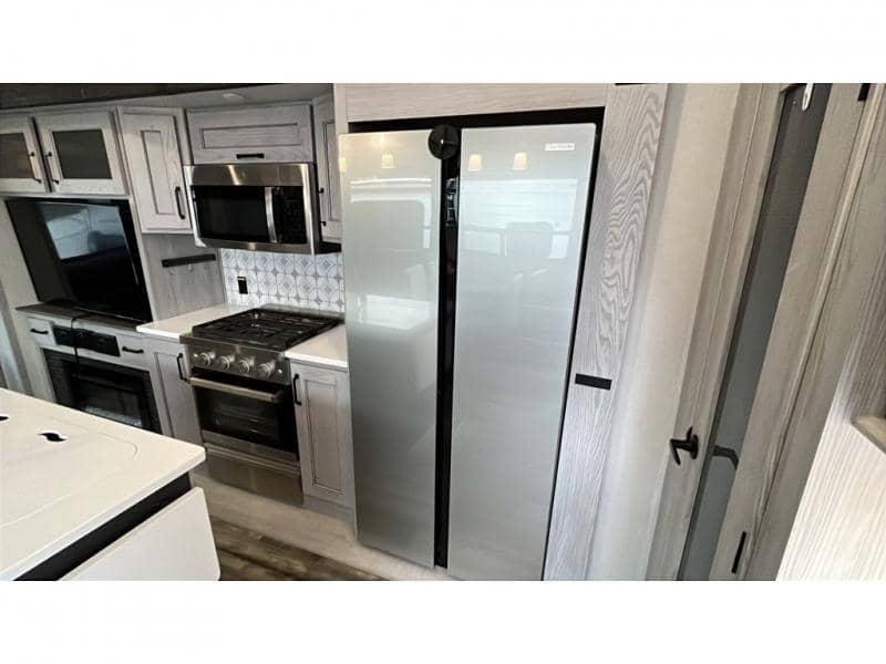 2024 Keystone RV 2024 Keystone RV Montana High Country - thumbnail 17